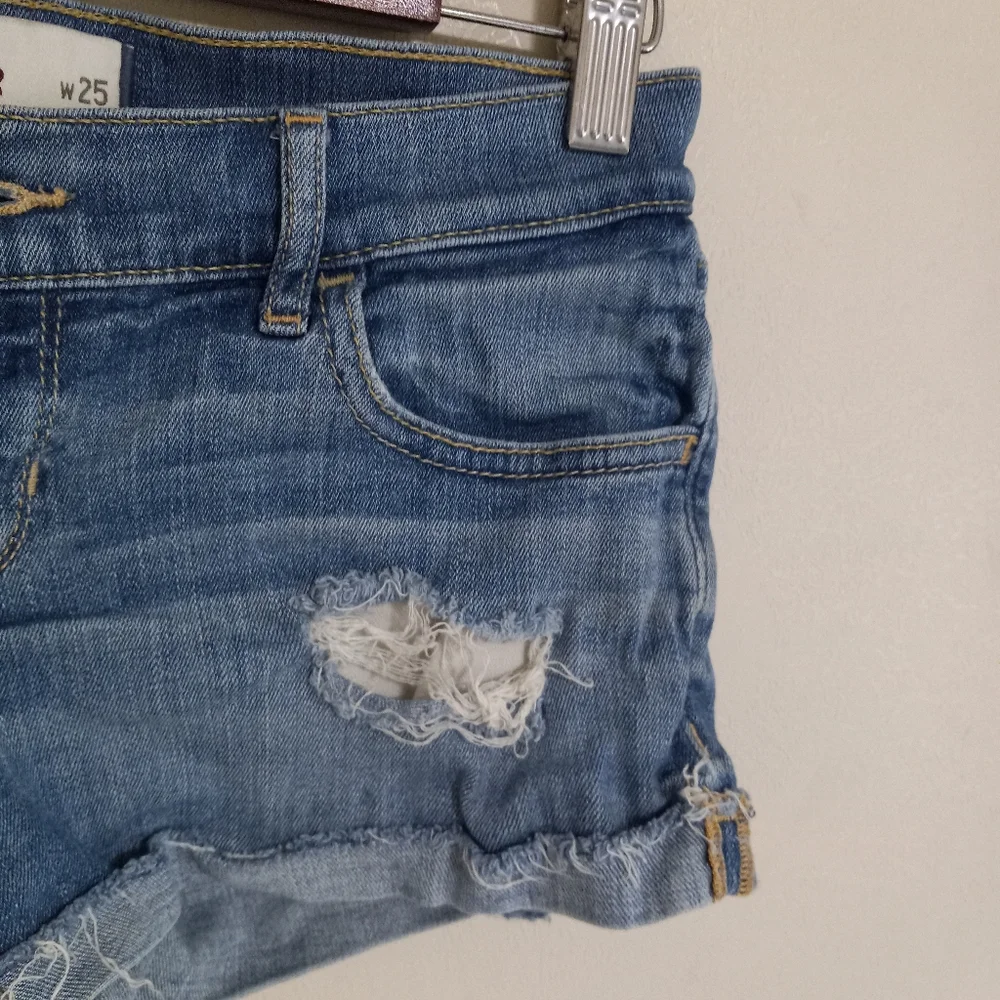 Hollister 1 28 Jeans Shorts Distressed Medium Wash